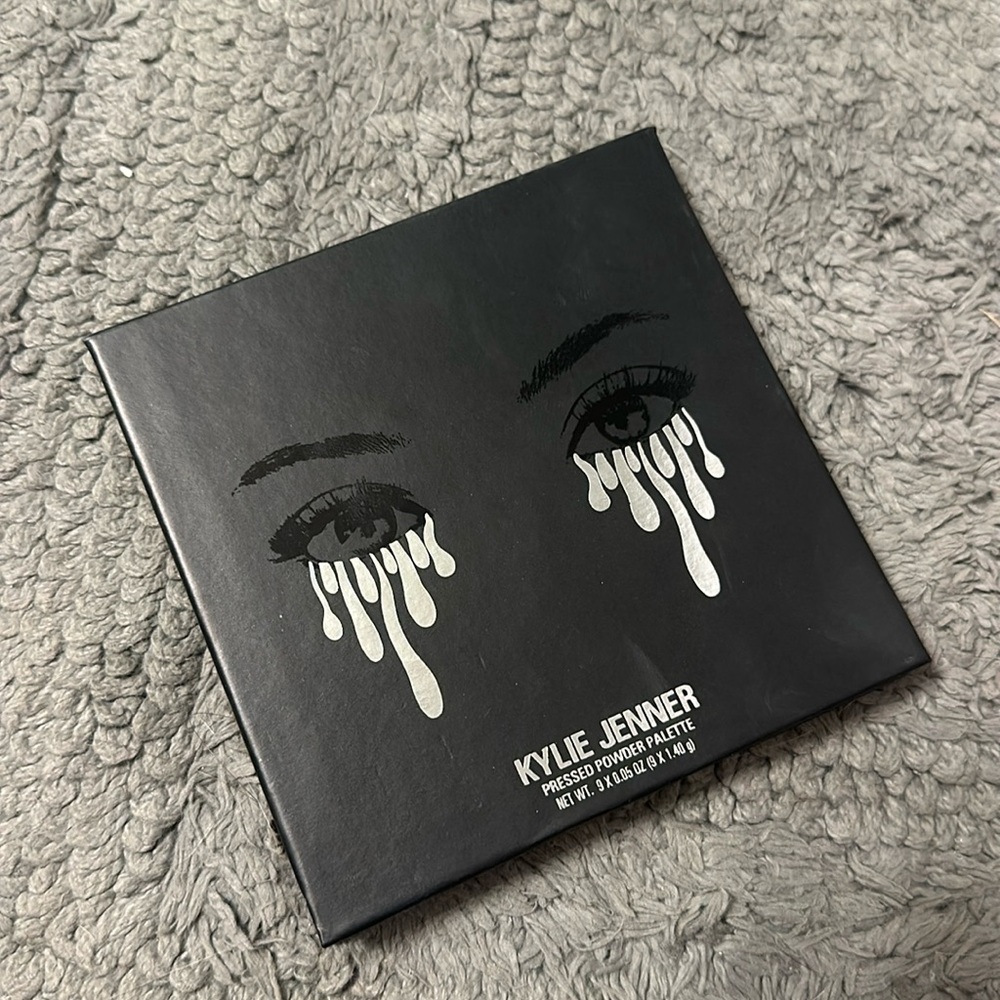 Kylie Cosmetics pressed powder palette